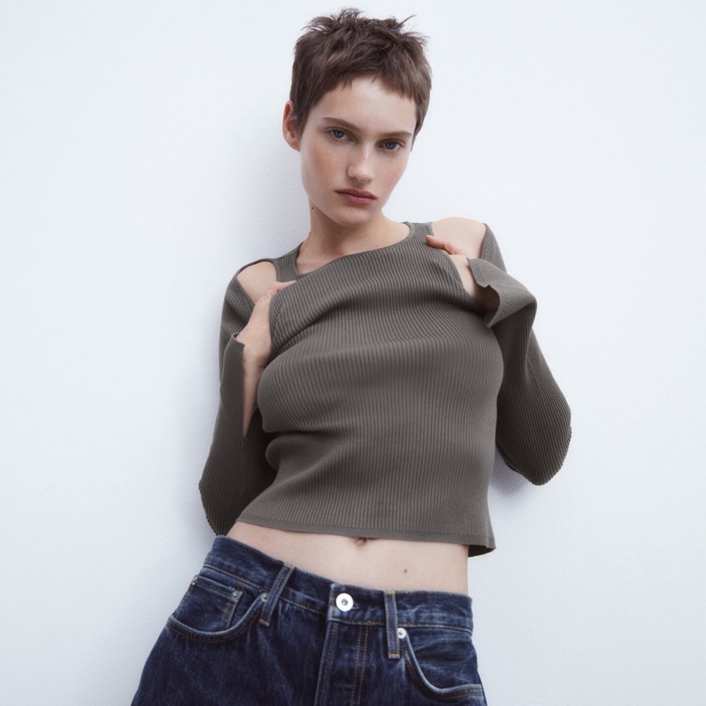 NWT Cut Out Knit Sweater in Smoke size M